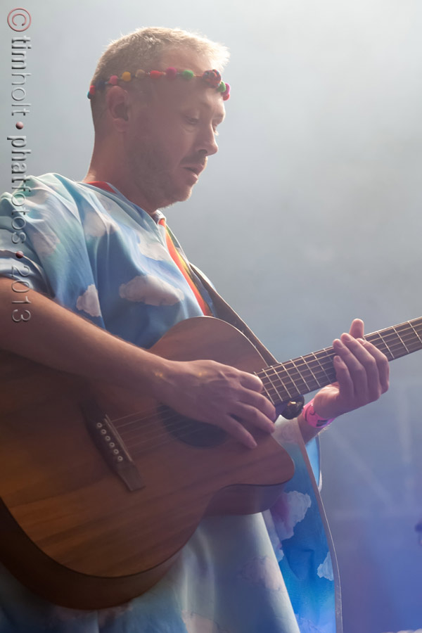 02-Basement_Jaxx_BJ-SH-004