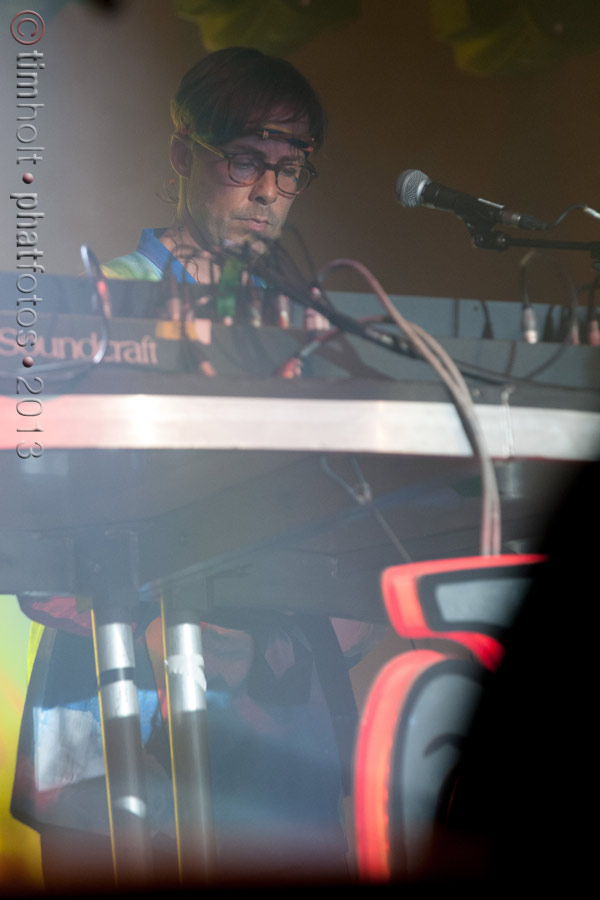 09-Basement_Jaxx_BJ-SH-102