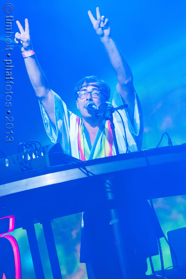 23-Basement_Jaxx_BJ-SH-219