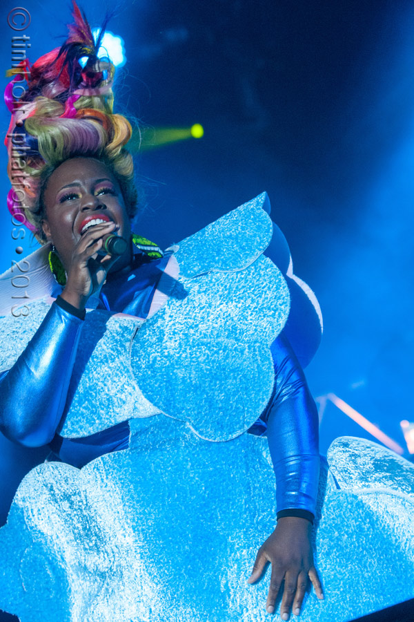 40-Basement_Jaxx_BJ-SH-374