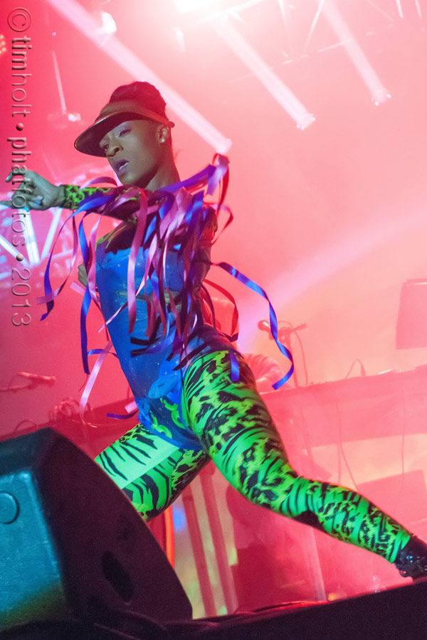 50-Basement_Jaxx_BJ-SH-487