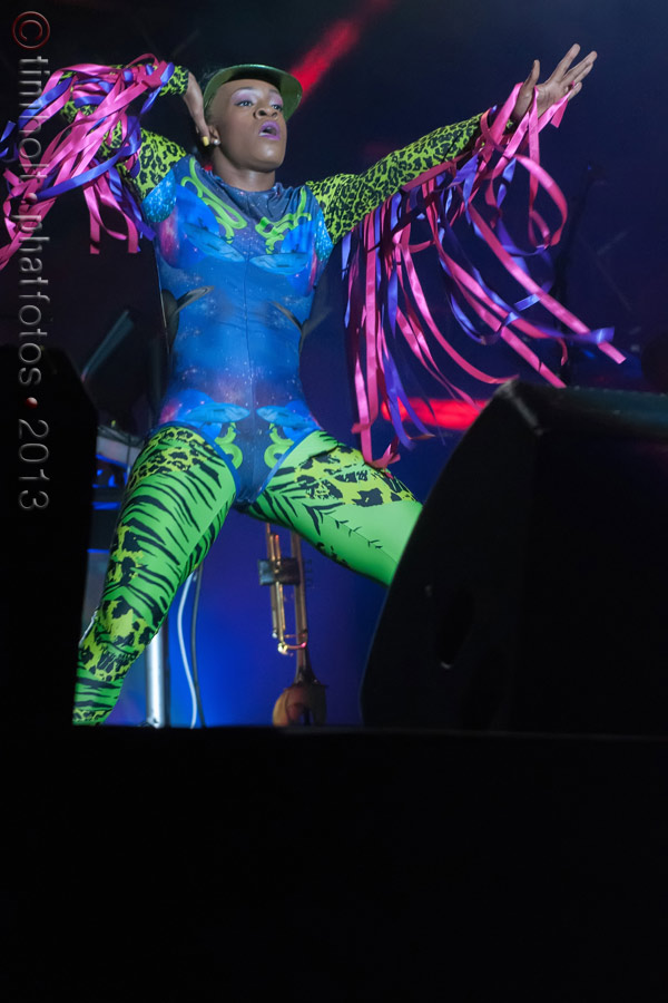 53-Basement_Jaxx_BJ-SH-519