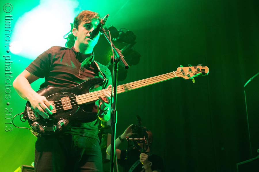 19-Enter-Shakira-ES-VW-212