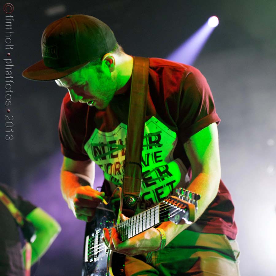 32-Enter-Shakira-ES-VW-258