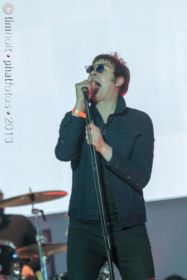 29-Kasabian-KS-HR-303