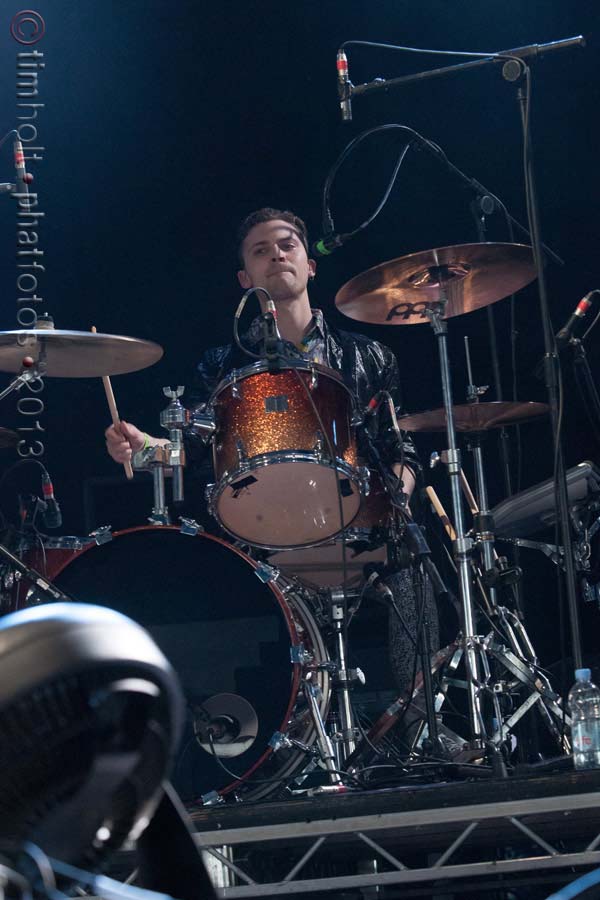 08--Klaxons-KX-HR-035