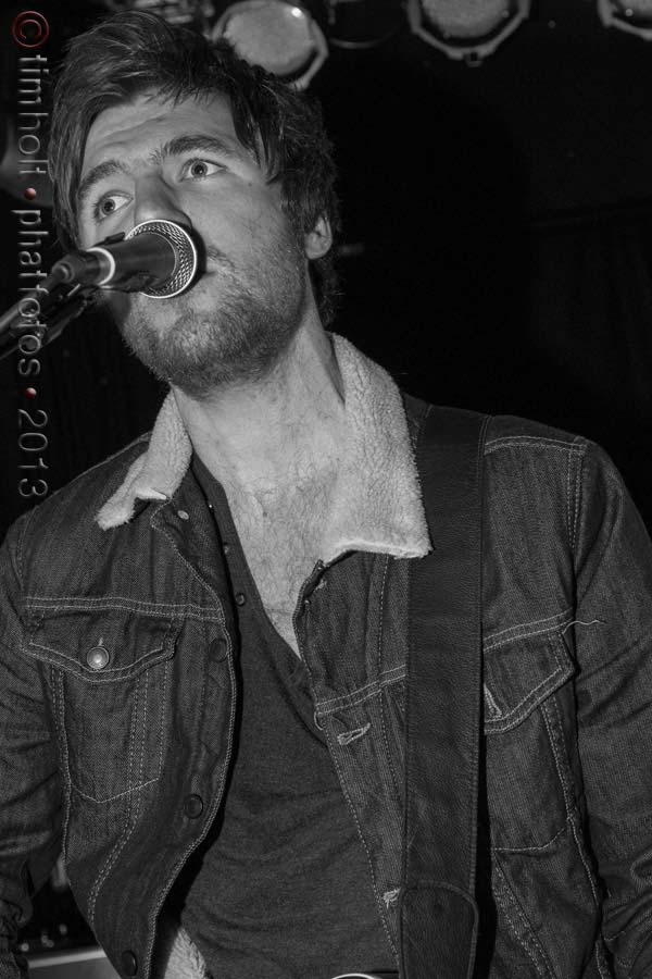 02-Kodaline-KL-DW-034