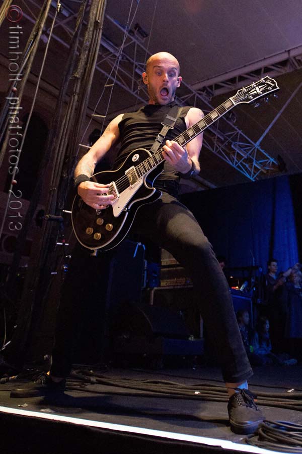 01-Rise-Against-RA-VW-021